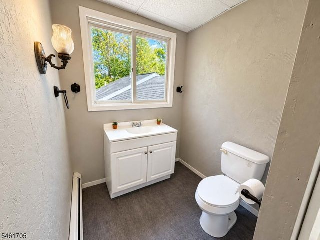 22 Mohican Rd, Blairstown Twp., NJ 07825