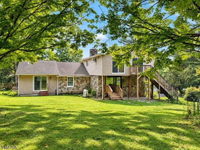 22 Mohican Rd, Blairstown Twp., NJ 07825