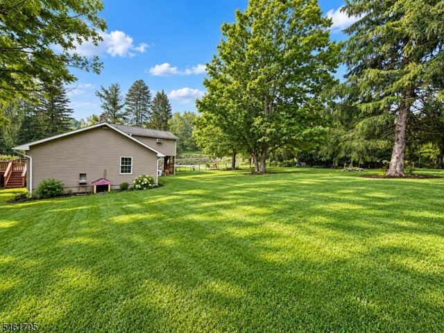 22 Mohican Rd, Blairstown Twp., NJ 07825