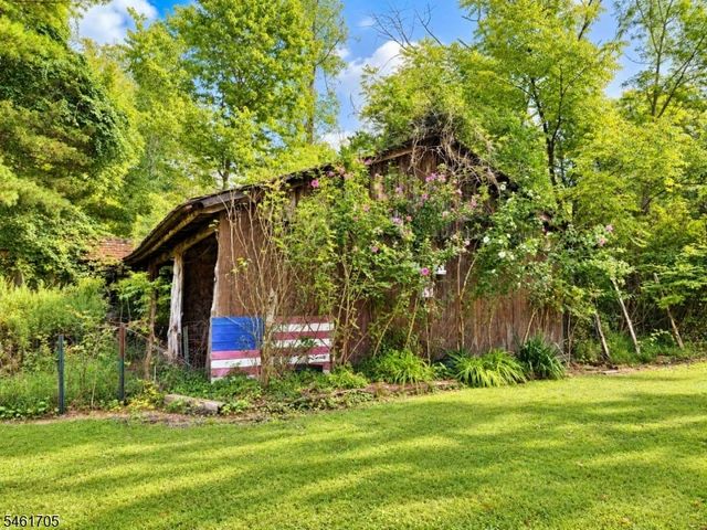 22 Mohican Rd, Blairstown Twp., NJ 07825