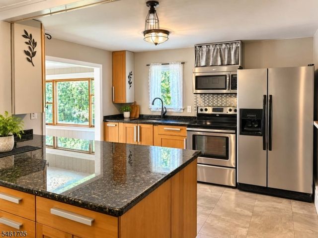 22 Mohican Rd, Blairstown Twp., NJ 07825