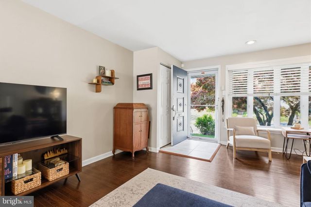 5430 VICARIS ST, Philadelphia, PA 19128