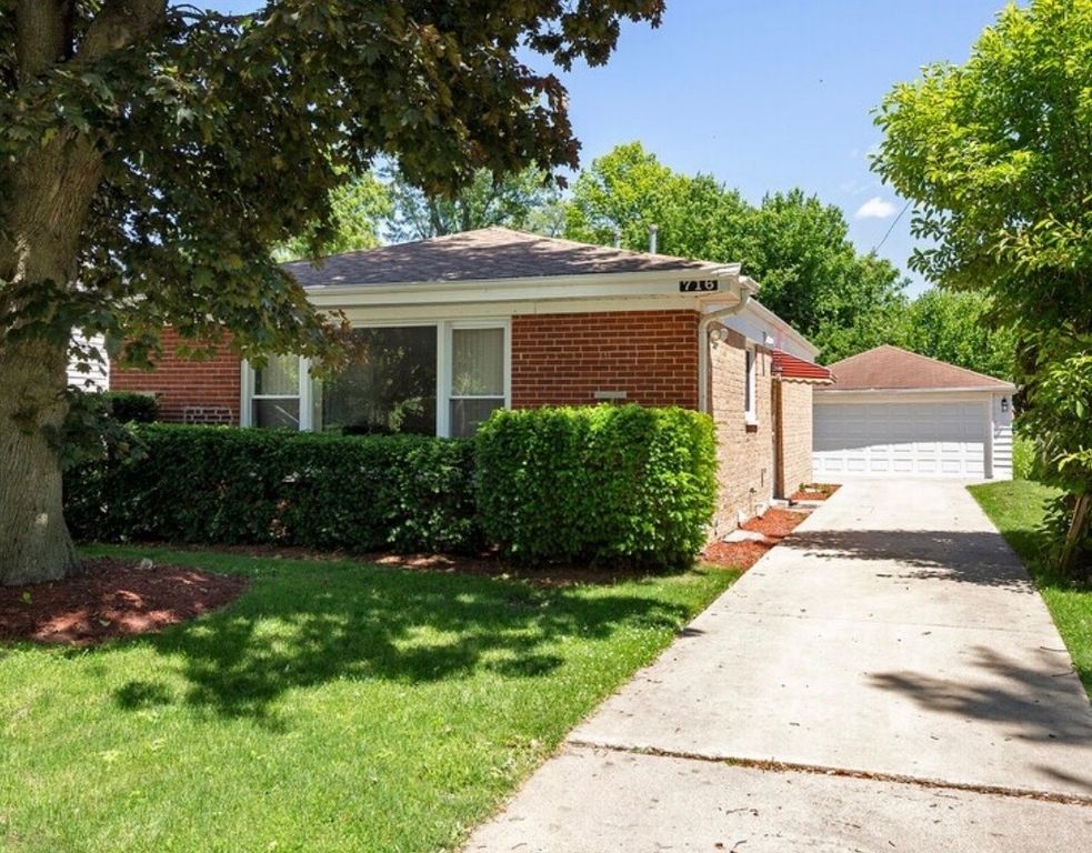 716 LARAMIE Avenue, Wilmette, IL 60091