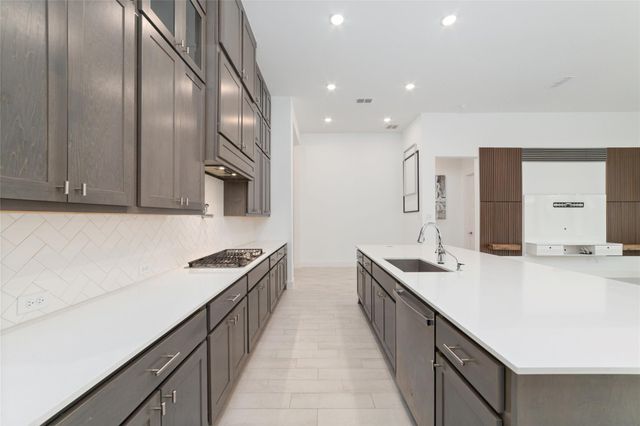 32018 Crested Knoll Court, Fulshear, TX 77441