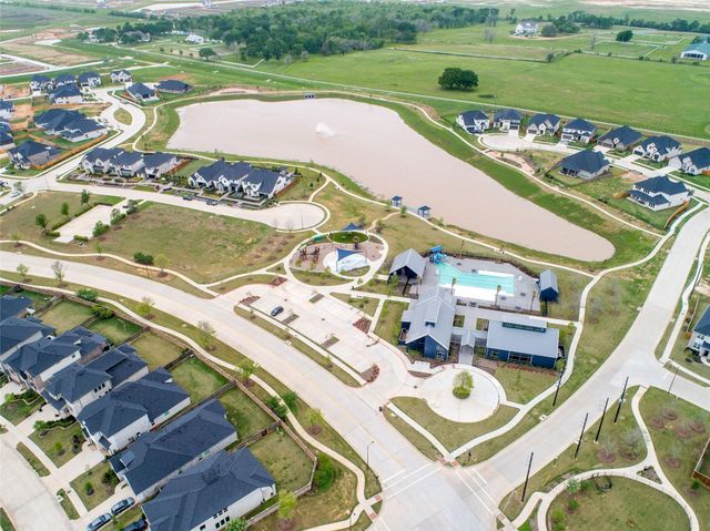 32018 Crested Knoll Court, Fulshear, TX 77441