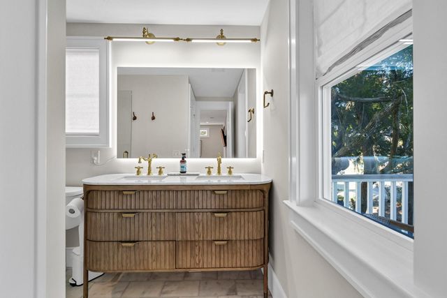 42 Battery Park Road, Edisto Island, SC 29438