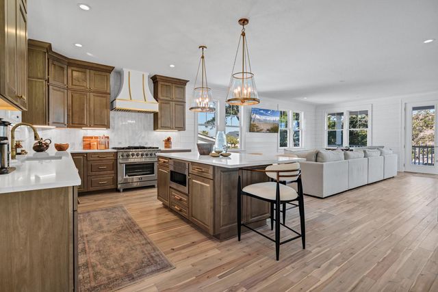 42 Battery Park Road, Edisto Island, SC 29438