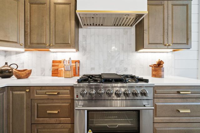 42 Battery Park Road, Edisto Island, SC 29438