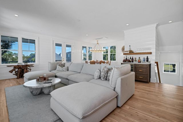 42 Battery Park Road, Edisto Island, SC 29438