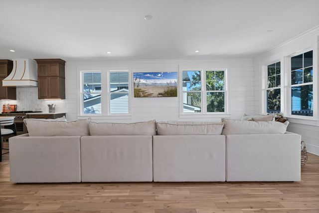 42 Battery Park Road, Edisto Island, SC 29438