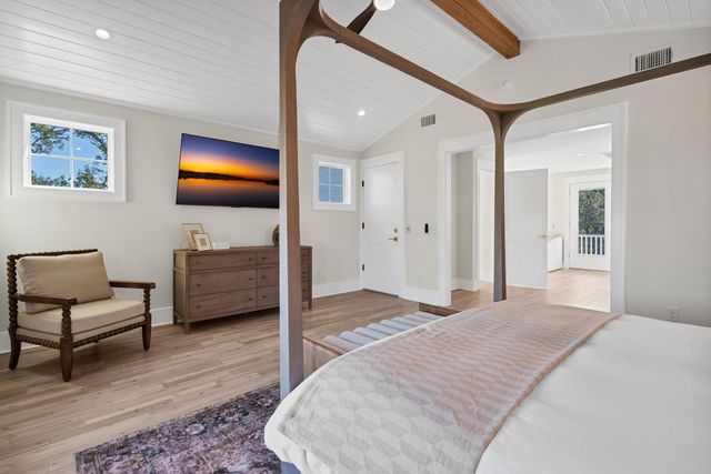 42 Battery Park Road, Edisto Island, SC 29438