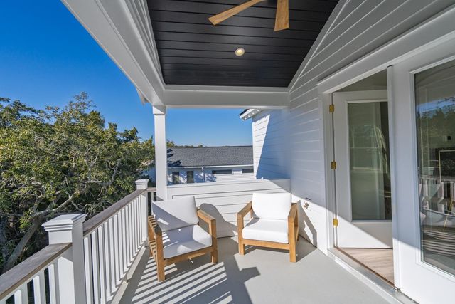 42 Battery Park Road, Edisto Island, SC 29438