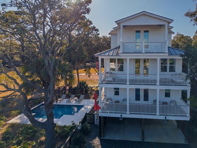 42 Battery Park Road, Edisto Island, SC 29438
