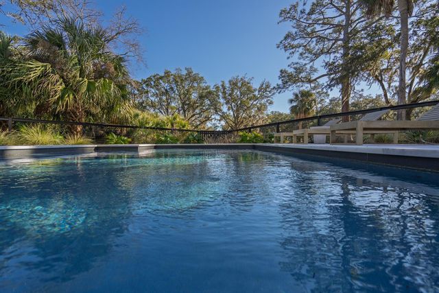 42 Battery Park Road, Edisto Island, SC 29438