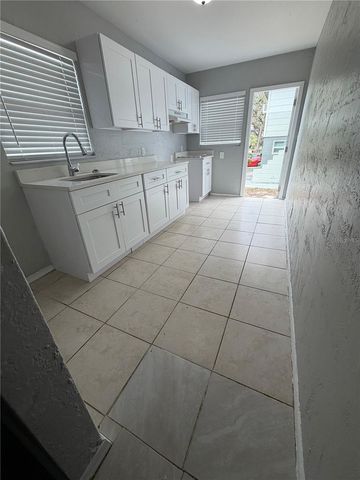 962 19TH AVENUE S B, St Petersburg, FL 33705