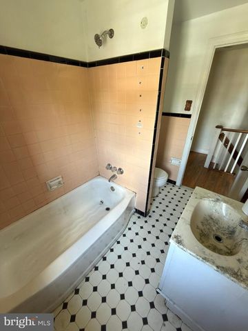 103 GARRISON RD, Brookhaven, PA 19015
