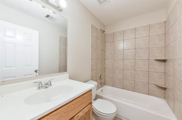 4122 Sevan Street, Bacliff, TX 77518