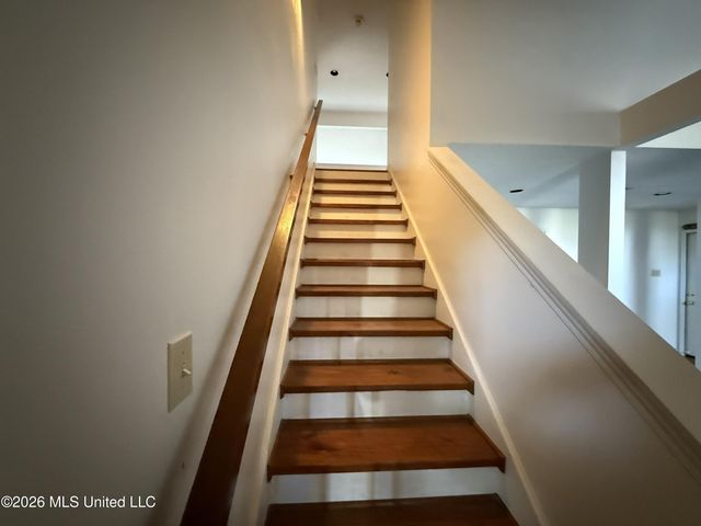 9213 Selena Drive, Biloxi, MS 39532