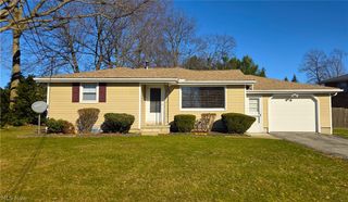 12 Sandy Drive, New Middletown, OH 44442