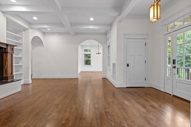 714 Berry Spring Path, Signal Mountain, TN 37377