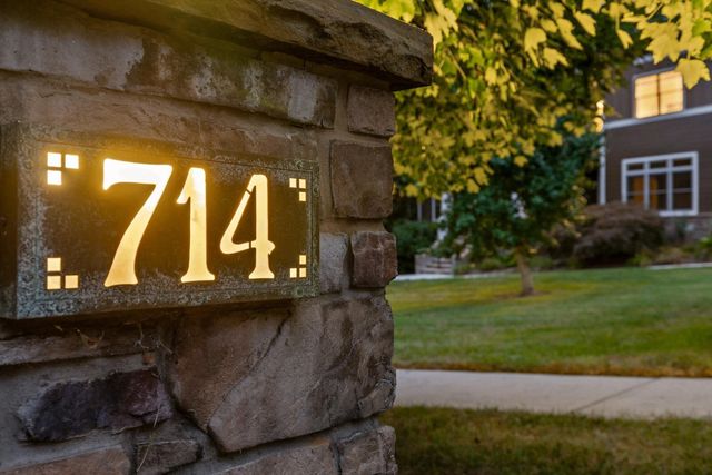 714 Berry Spring Path, Signal Mountain, TN 37377