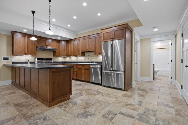 714 Berry Spring Path, Signal Mountain, TN 37377