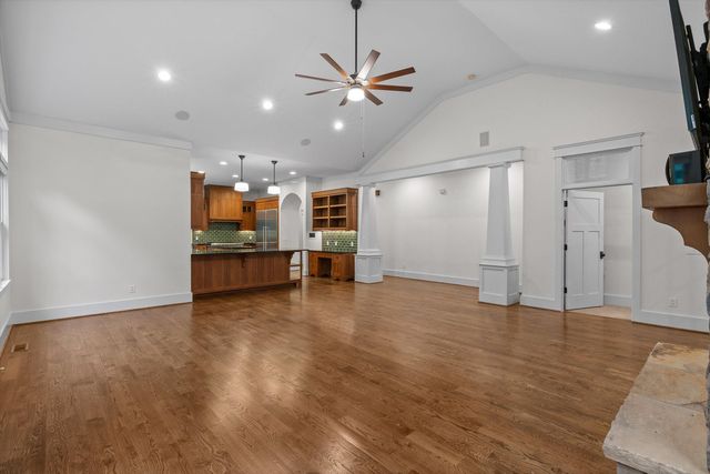 714 Berry Spring Path, Signal Mountain, TN 37377