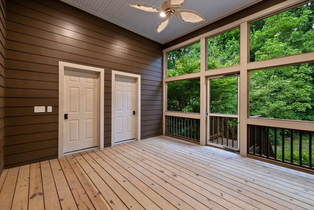 714 Berry Spring Path, Signal Mountain, TN 37377