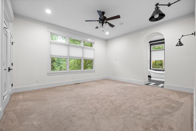 714 Berry Spring Path, Signal Mountain, TN 37377