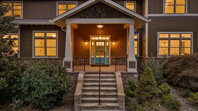 714 Berry Spring Path, Signal Mountain, TN 37377