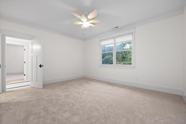 714 Berry Spring Path, Signal Mountain, TN 37377