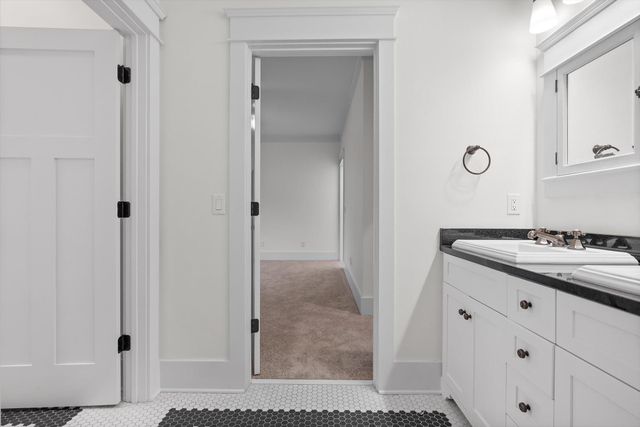 714 Berry Spring Path, Signal Mountain, TN 37377