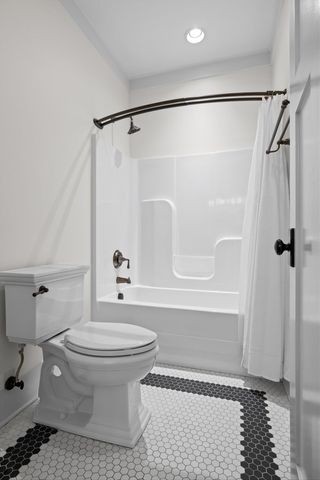 714 Berry Spring Path, Signal Mountain, TN 37377