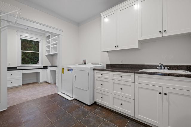 714 Berry Spring Path, Signal Mountain, TN 37377