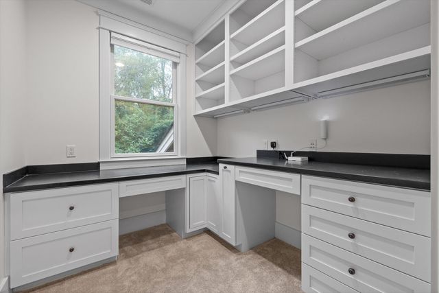 714 Berry Spring Path, Signal Mountain, TN 37377