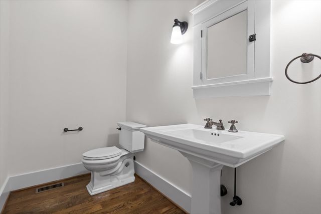 714 Berry Spring Path, Signal Mountain, TN 37377