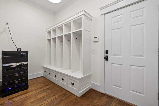 714 Berry Spring Path, Signal Mountain, TN 37377