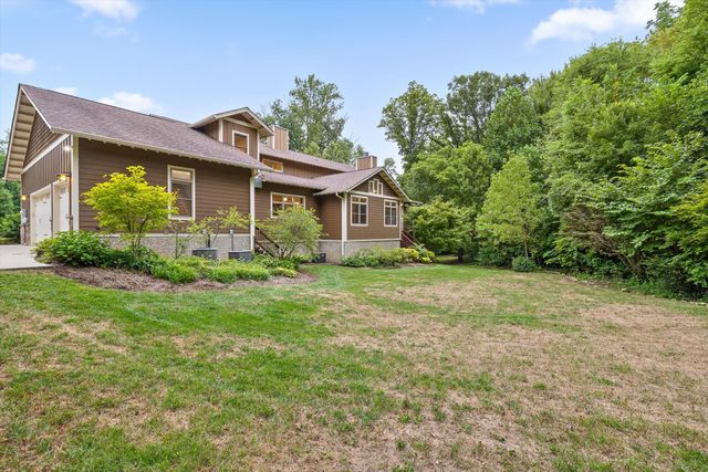 714 Berry Spring Path, Signal Mountain, TN 37377