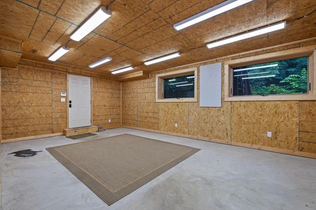 714 Berry Spring Path, Signal Mountain, TN 37377