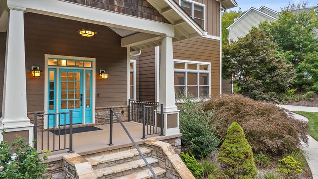 714 Berry Spring Path, Signal Mountain, TN 37377