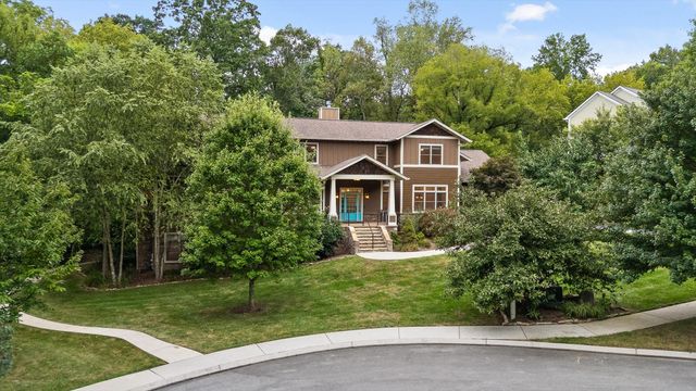 714 Berry Spring Path, Signal Mountain, TN 37377