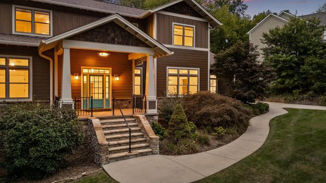 714 Berry Spring Path, Signal Mountain, TN 37377