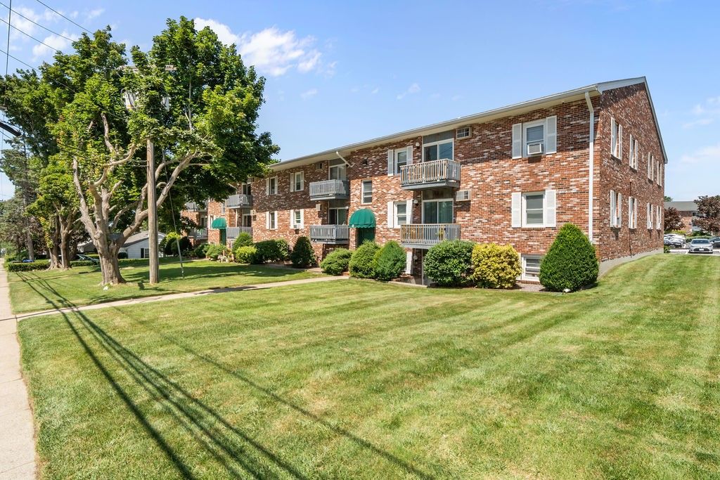 200 Manville Hill Road B30, Cumberland, RI 02864