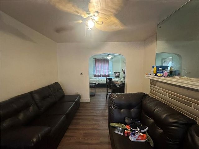 12 Elizabeth Street, Mt Oliver, PA 15210