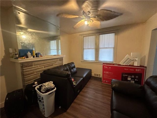 12 Elizabeth Street, Mt Oliver, PA 15210