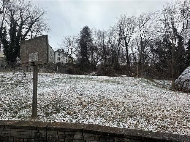 12 Elizabeth Street, Mt Oliver, PA 15210