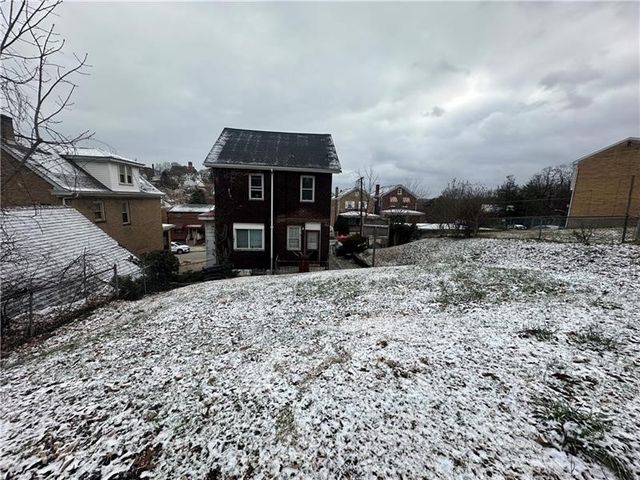 12 Elizabeth Street, Mt Oliver, PA 15210