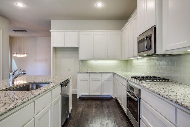 653 Surrey Lane, Flower Mound, TX 75022