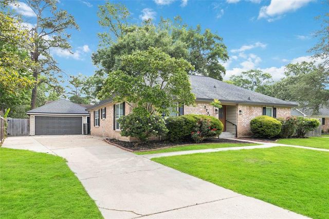 27314 Farmcreek Drive, Huffman, TX 77336