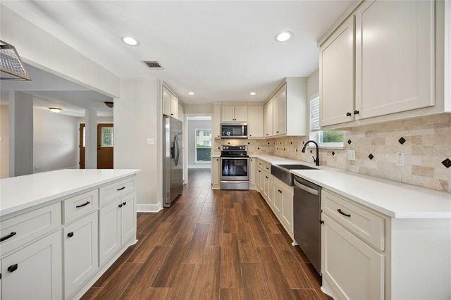 27314 Farmcreek Drive, Huffman, TX 77336